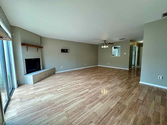 5th image of 541 Longmeadow St