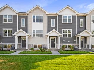 879 Briar Glen Ct, Hampshire, IL 60140