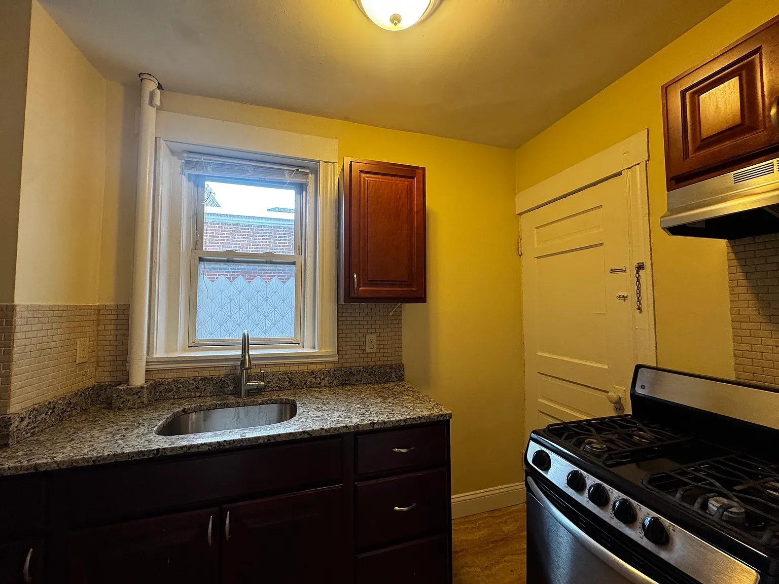 6 Craigie Cir — Photo 3
