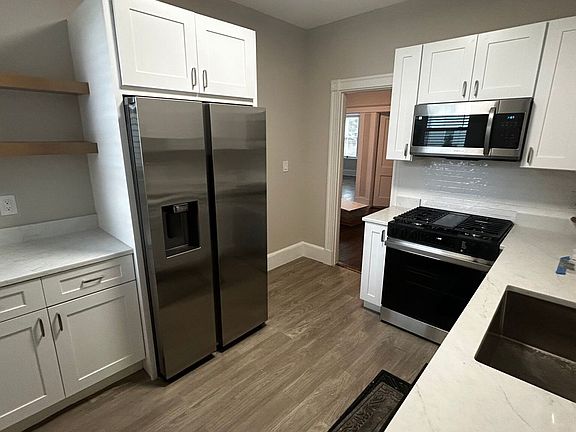 2nd image of 6 Radcliffe Rd APT 2