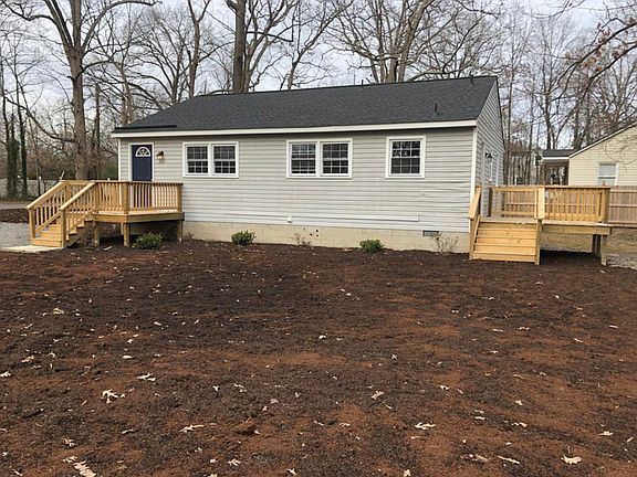 2nd image of 1900 Oak Hill Ln