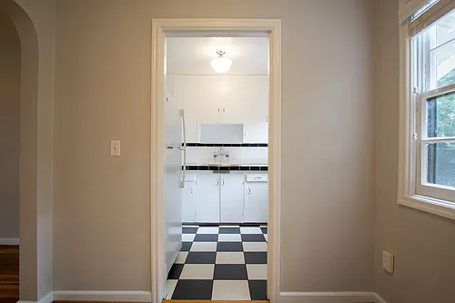 1952 NW Lovejoy St #3 Photo 1