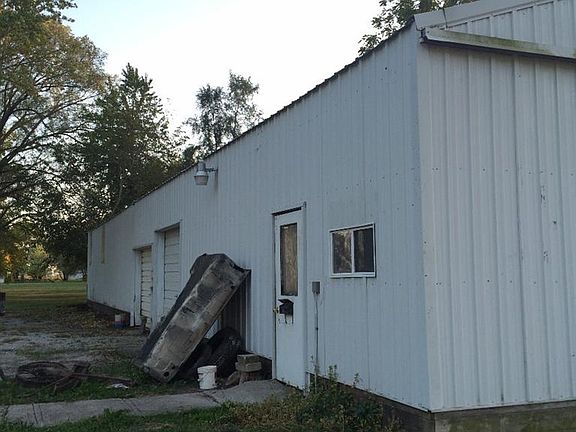 4th image of 119 Williams St