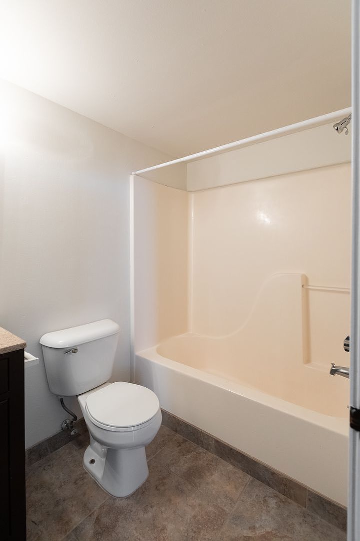4600 Woodward Ave Apt 212, photo 27