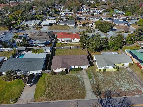 3rd image of 1826 Ridgeway Dr