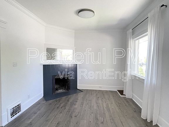 2nd image of 170 E Truman Ave
