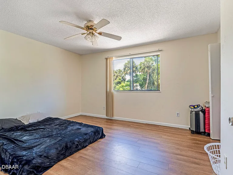 188 W Sandalwood Ct — Photo 11