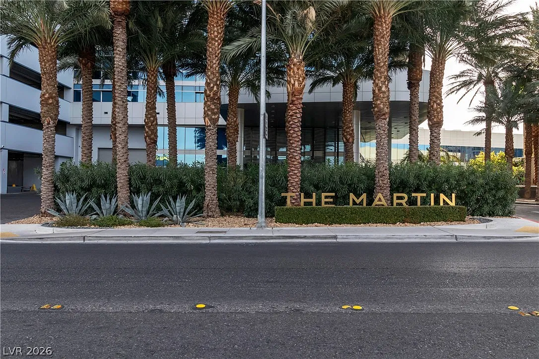 The Martin — Photo 2