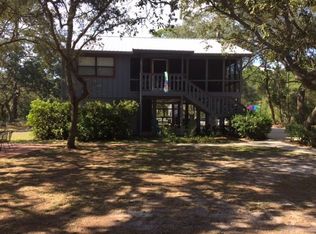 30 Riverview Dr, Panacea, FL 32346