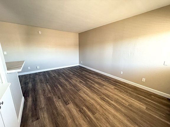2nd image of 2609-2615 Fairmount Ave #2609-06