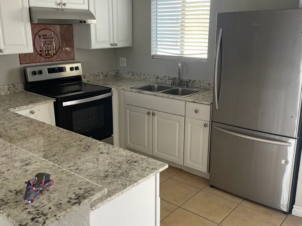 840 King Richard Ave APT 27, Las Vegas, NV 89119