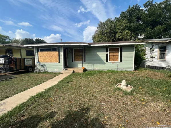 435 LINCOLNSHIRE DR, San Antonio, TX 78220