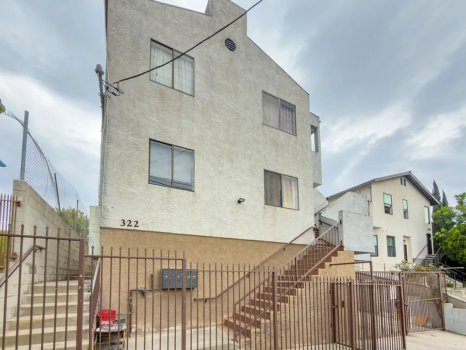 322 N Benton Way