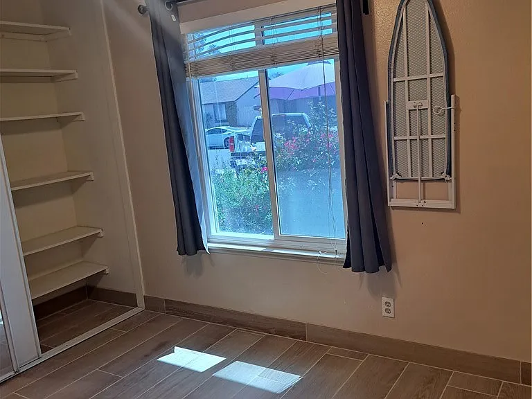 14901B Silvertree Rd — Photo 4