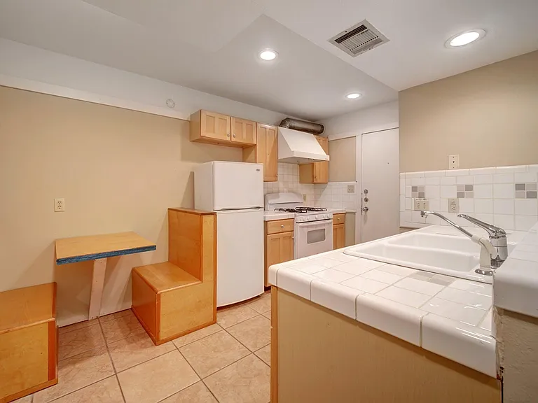 4506 Caswell Ave #B — Photo 8