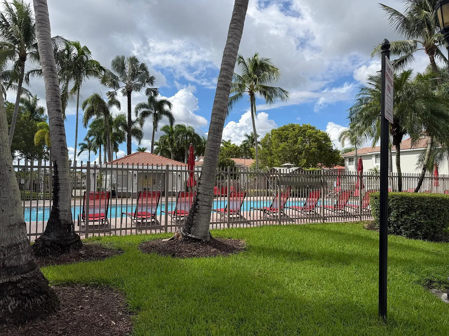 4 bed, 2.5 bath, 1728 sqft, $3,590 — Photo 4