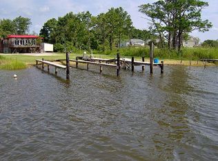 481 Oriental Rd, Oriental, NC 28571