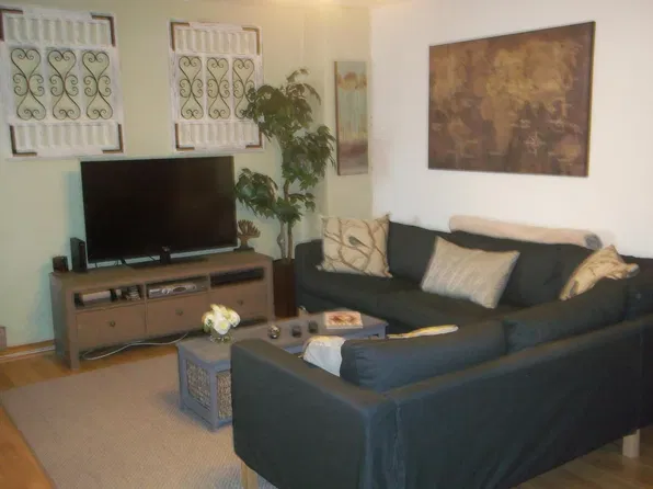 1625 Wallace St APT 2F, Philadelphia, PA 19130