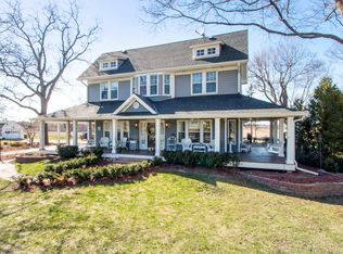 W3316 S Lakeshore Dr, Lake Geneva, WI 53147