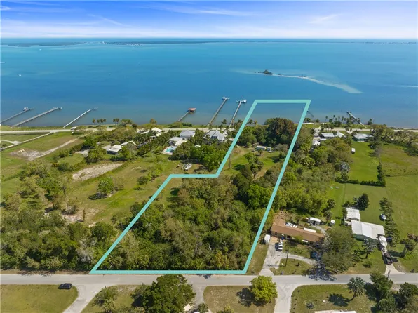13095 N Indian River Dr, Sebastian, FL 32958
