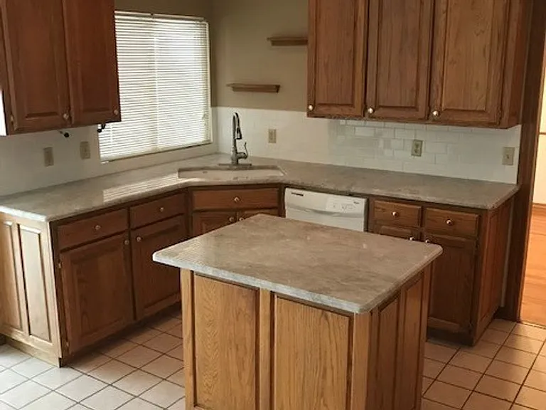 513 Laws Dr — Photo 10