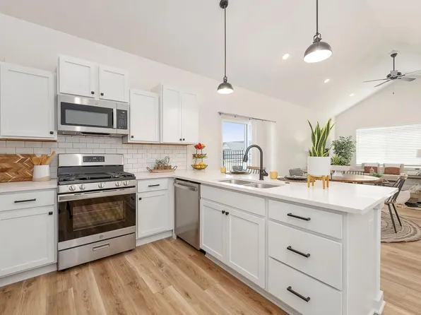 2319 E Spring Hill Dr, Goddard, KS 67052