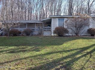 324 Columbus Ave, Hawley, PA 18428