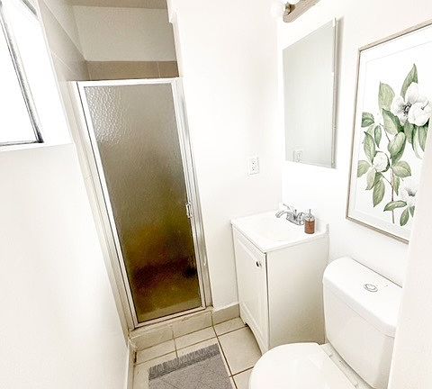 4th image of 3520 Clarington Ave APT 2