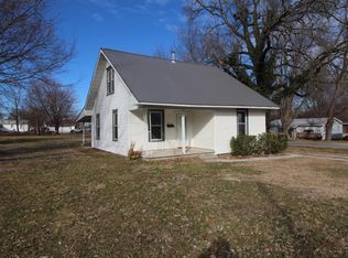 2555 N Kellett Ave, Springfield, MO 65803