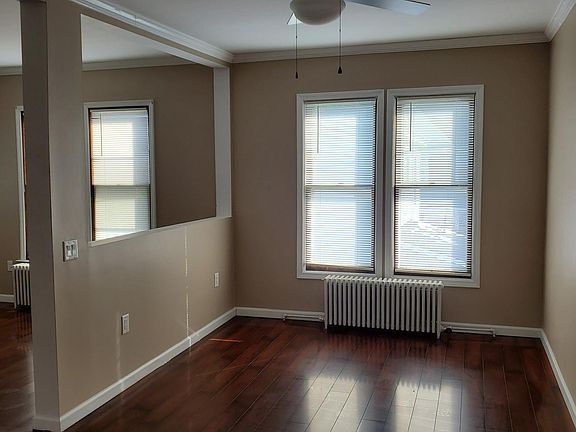 4th image of 137 S 3rd Ave #2