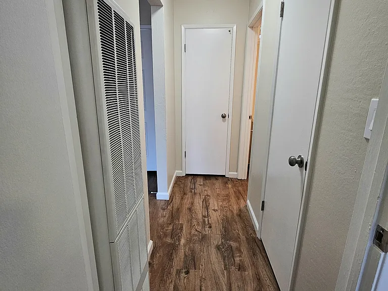 527 Walker Dr — Photo 11