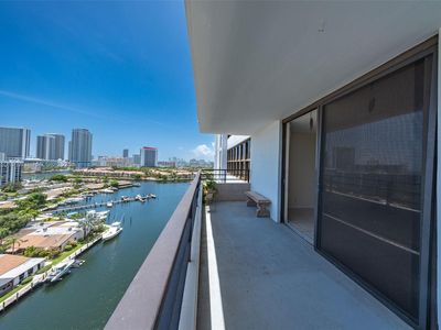 2500 Parkview Dr APT 1502, Hallandale Beach, FL, 33009