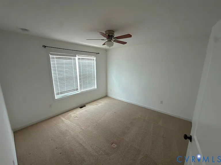 11403 Hayloft Ln — Photo 17