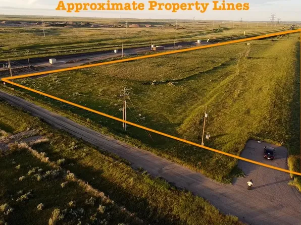 Broadway Ct NW, Redcliff, AB T0J 2P2