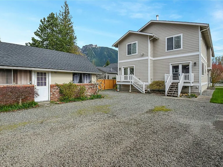 Entrance on main, unit on Left side