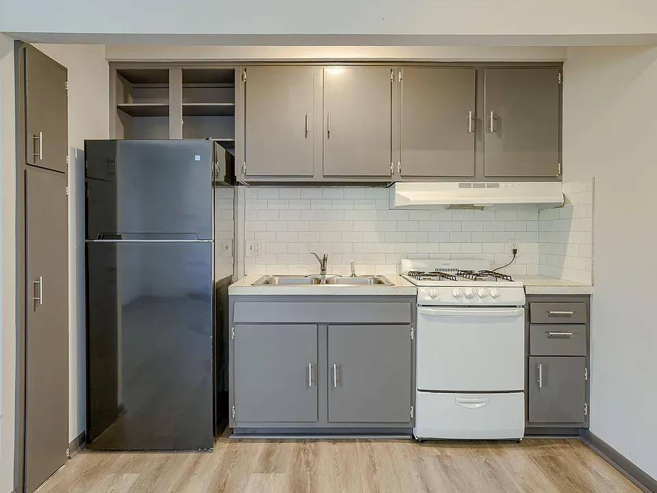 4513 Lafayette Ave #12