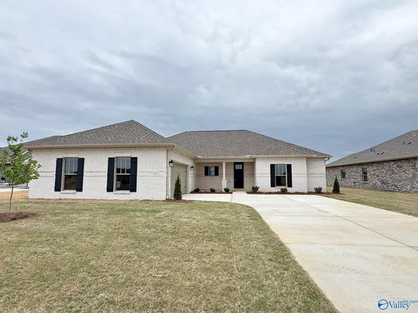 1065 Maplehurst St, Decatur, AL 35603