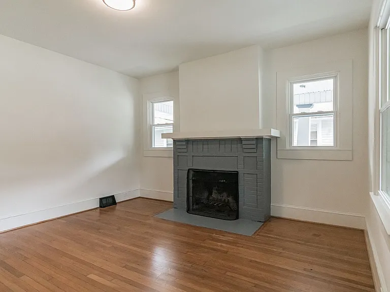 512 Granville Dr — Photo 5