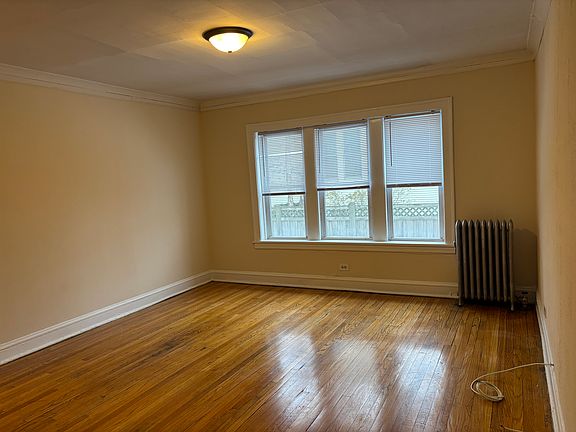4th image of 2250 W Ainslie St APT 1B