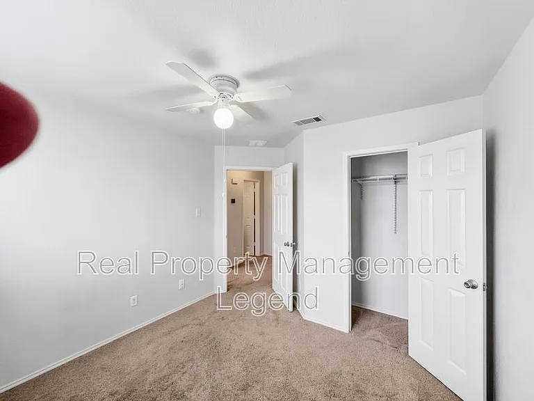 3211 Roundtree Ln — Photo 21