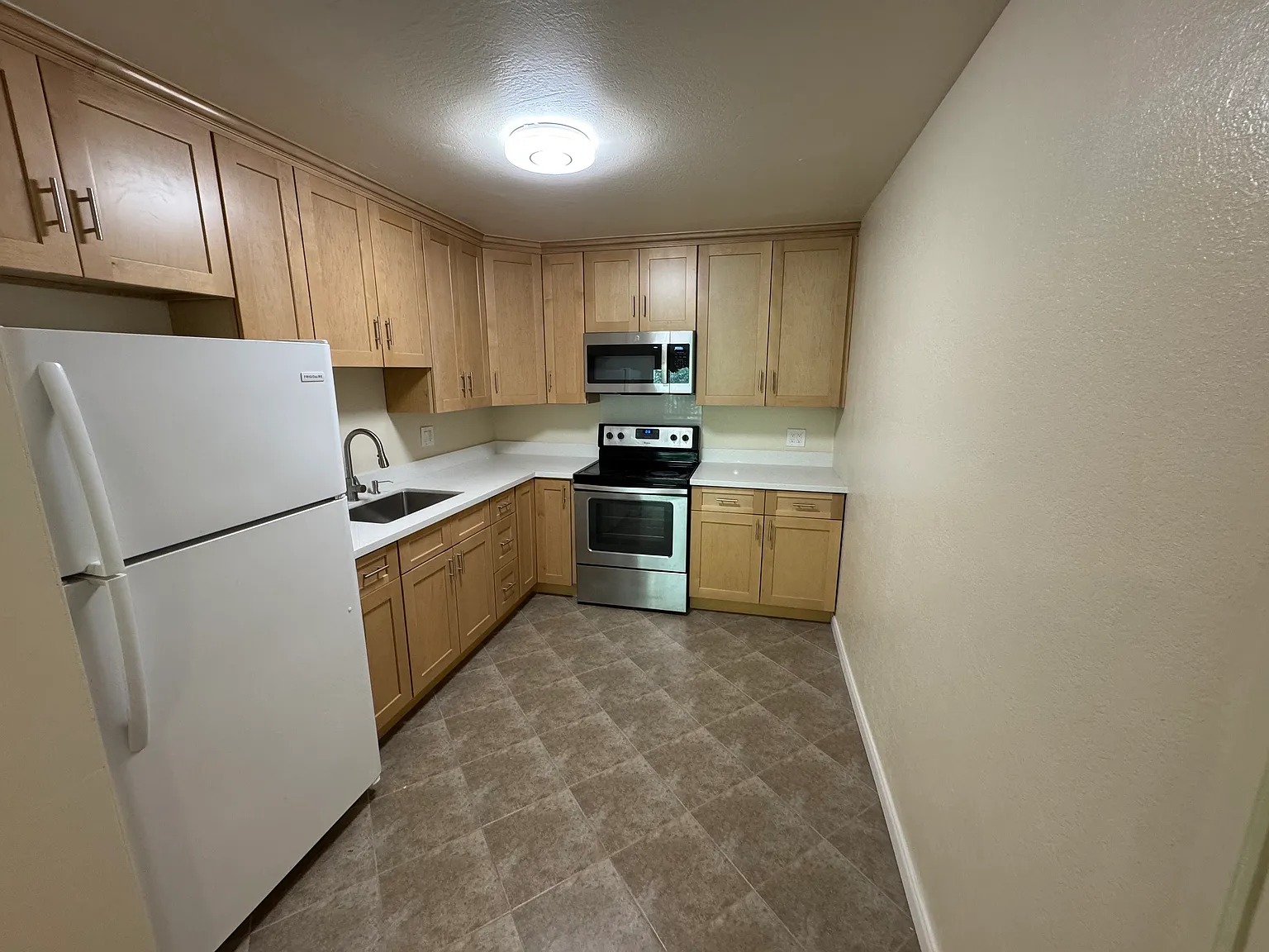 93 Lausanne Ave APT 2 photo 1