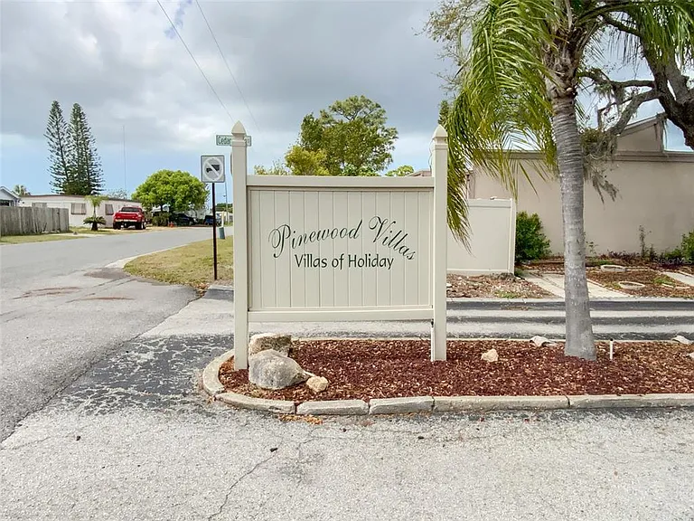 2242 Pinewood Villas Dr — Photo 28