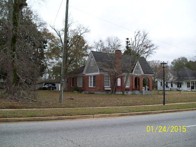 2nd image of 144 E Broad St