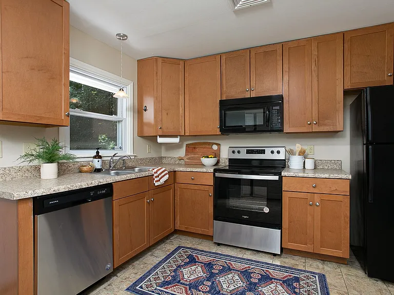 433A Northside Dr — Photo 5