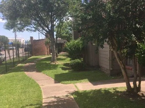 12500 Sandpiper Dr, Houston, TX