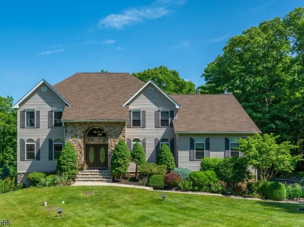 11 Stoneridge Ct, Rockaway Twp., NJ 07866