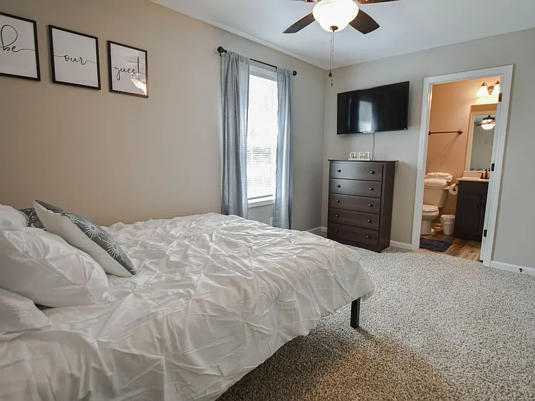 219 Smithson Ln — Photo 28