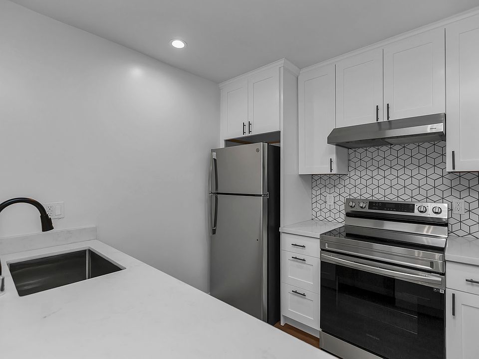 1st image of 155-165 Bartlett St #161B
