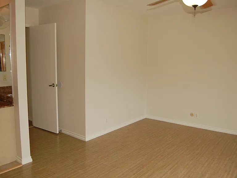559 Keolu Dr — Photo 25