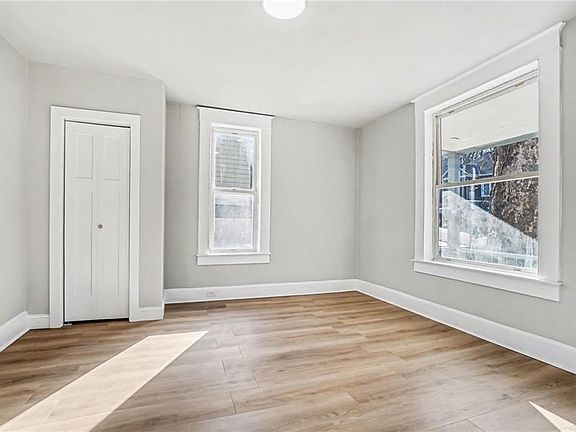 5th image of 501 Blake St
